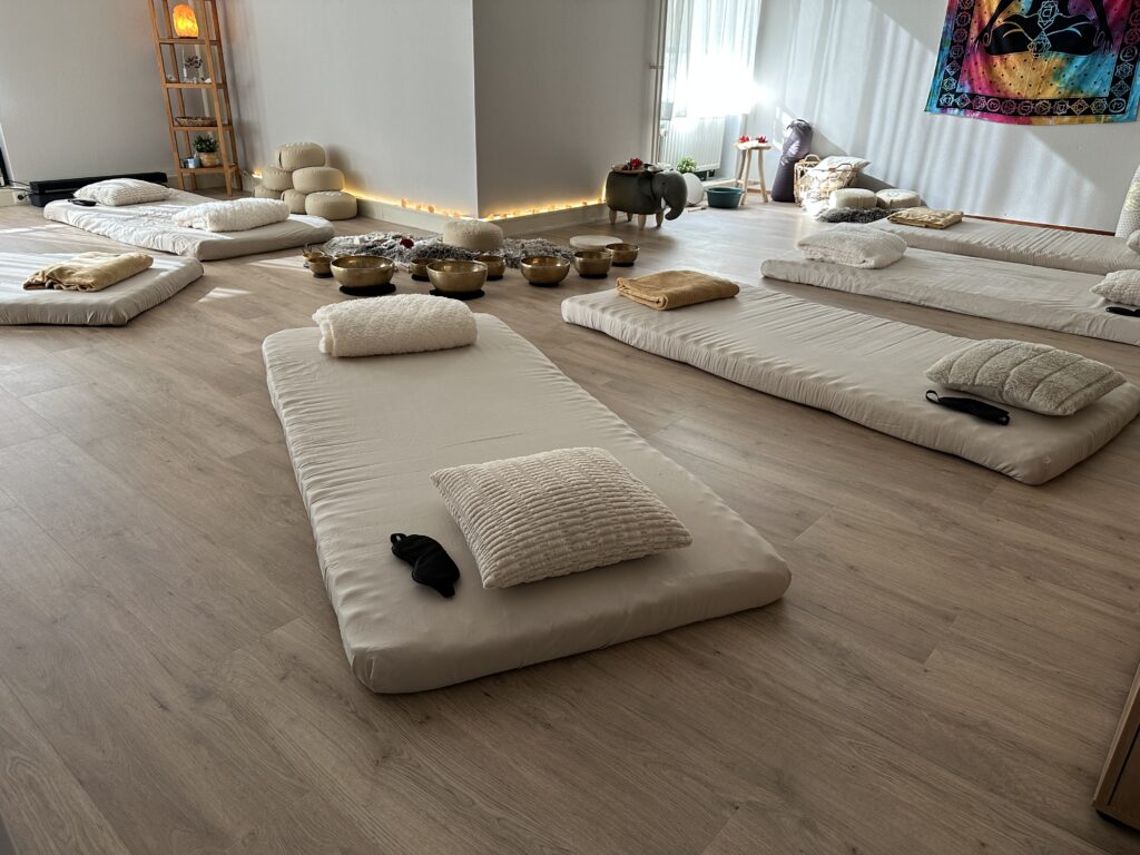 klankschalenreis, klankreis, soundbath, soundhealing, klankschalen meditatie, Roermond, Limburg, Herkenbosch, Roerdalen